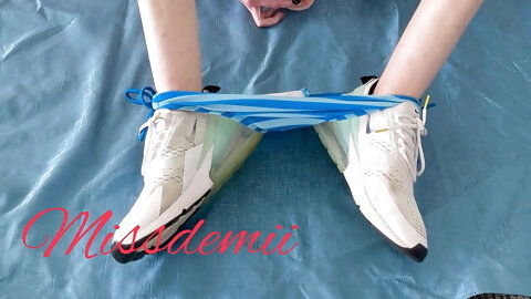 Bikini babe fucks big dildo